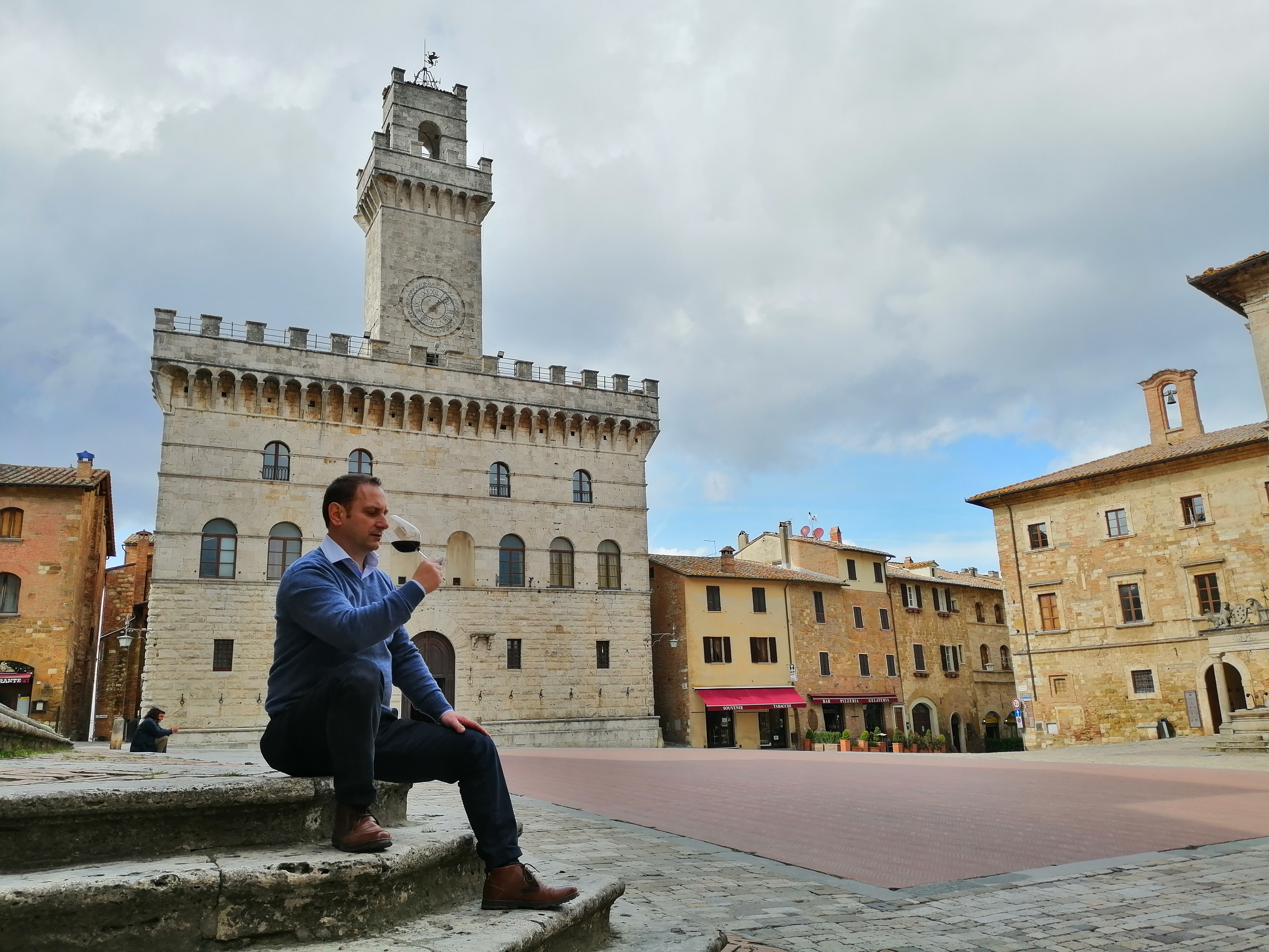 Montepulciano square